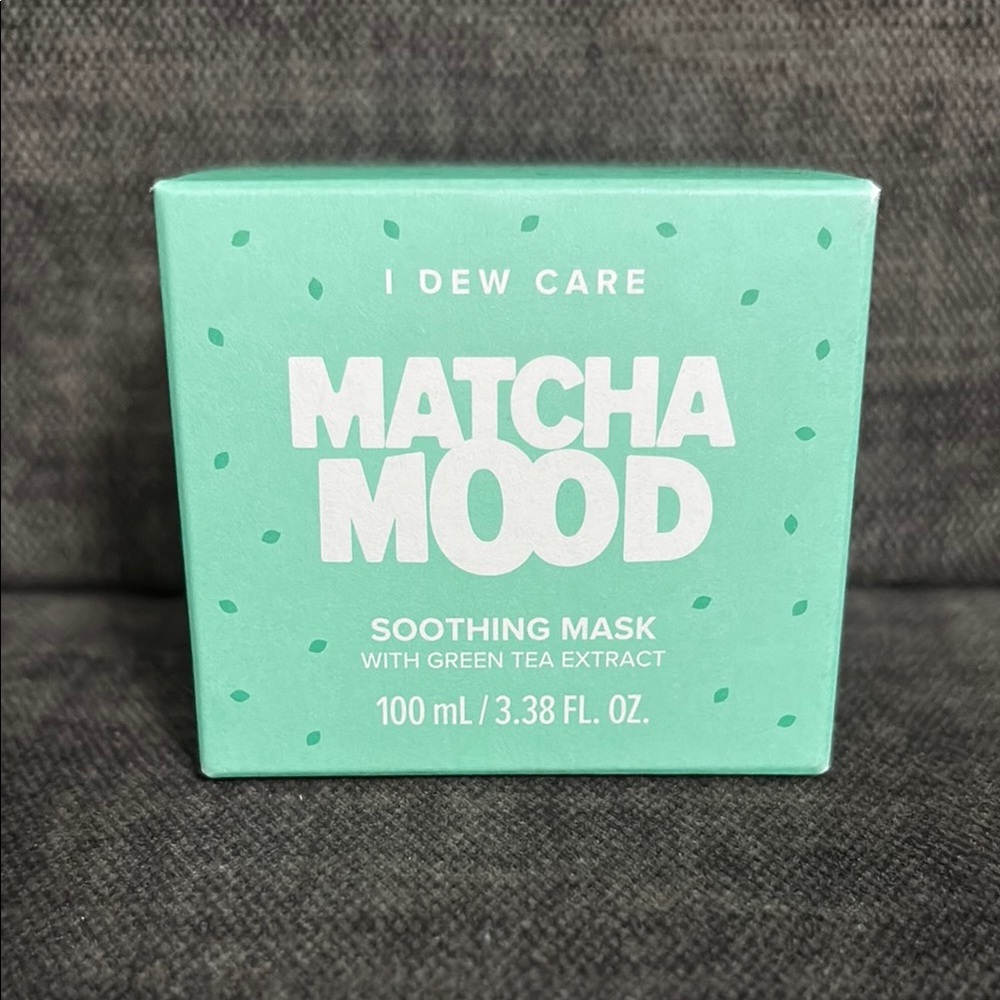 Matcha Mood Soothing Mask with Green Tea Extract - I Dew Care New in the box